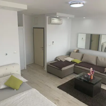بيت ضيافة Super Horizont -free Parking And Jaccuzzi 3*