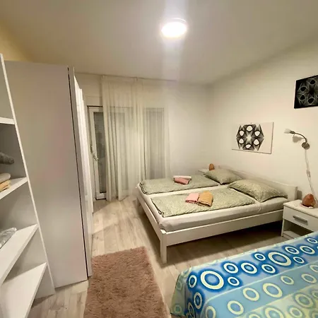 بيت ضيافة Super Horizont -free Parking And Jaccuzzi 3*